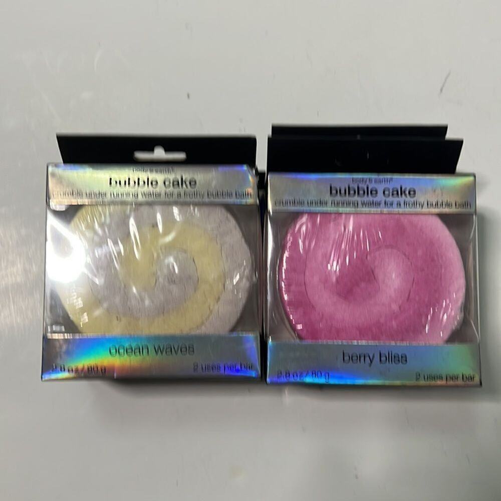 BODY & CAKE BUBBLE CAKE BERRY BLISS / OCEAN WAVES 2.8 Oz‎ BUNDLE OF 4